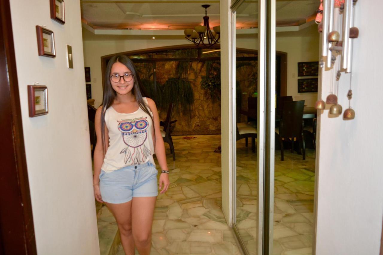 Hostal Villa 97 Guayaquil Exterior photo