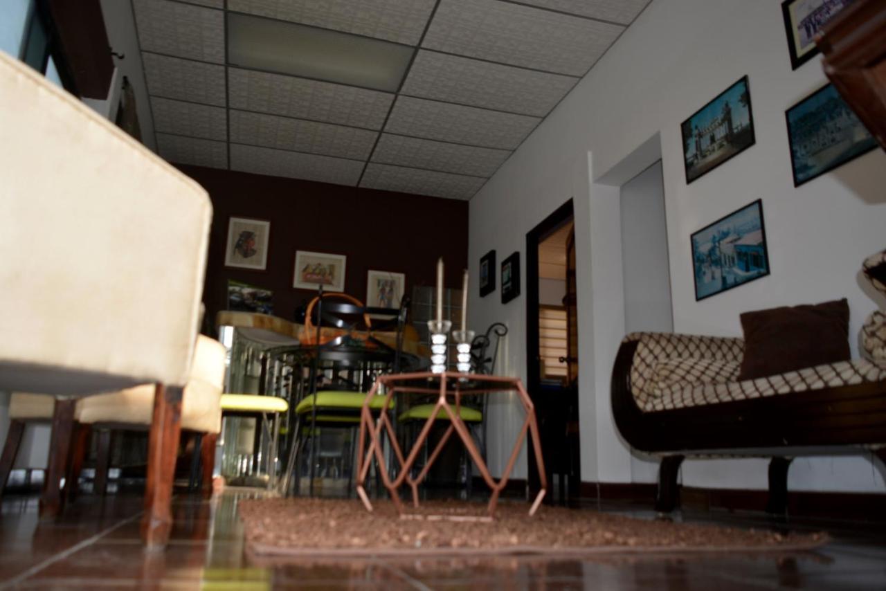 Hostal Villa 97 Guayaquil Exterior photo