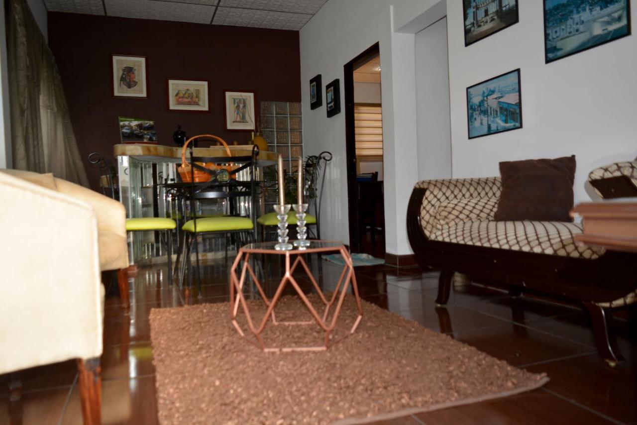Hostal Villa 97 Guayaquil Exterior photo