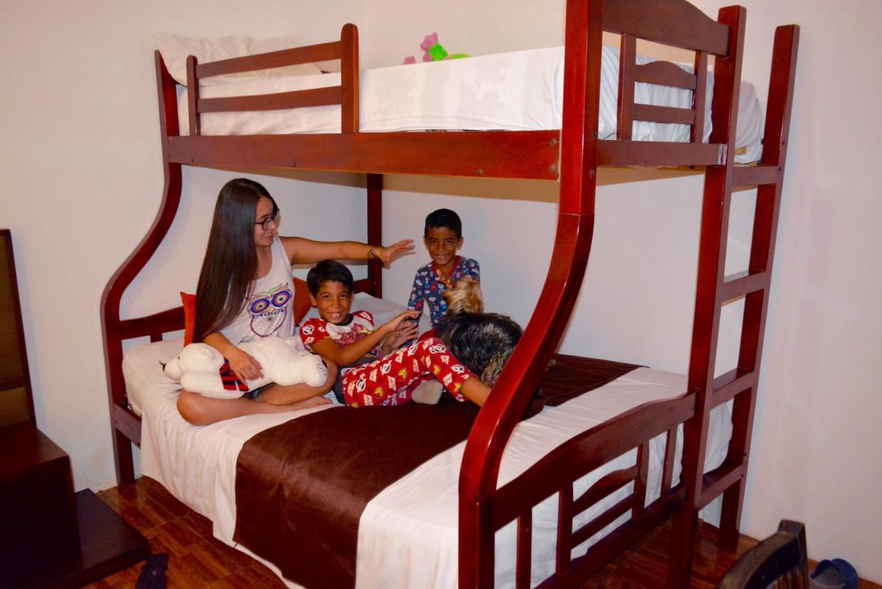 Hostal Villa 97 Guayaquil Exterior photo