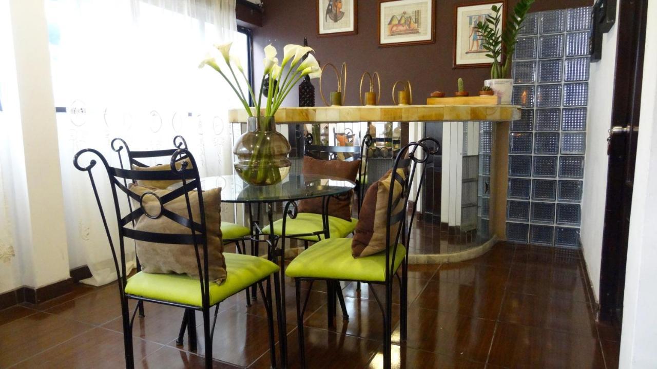 Hostal Villa 97 Guayaquil Exterior photo