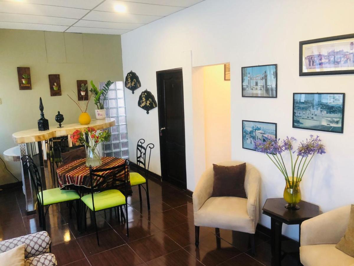 Hostal Villa 97 Guayaquil Exterior photo